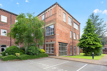 2 bedroom Flat for sale