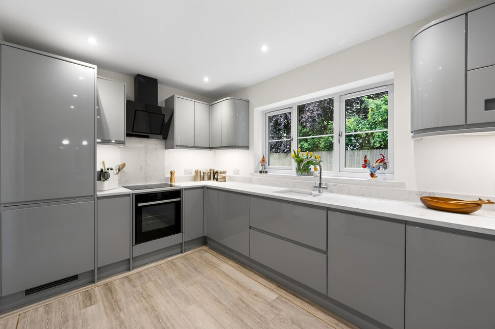 Kitchen / Dining Area