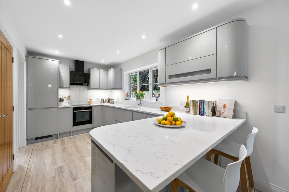 Kitchen / Dining Area