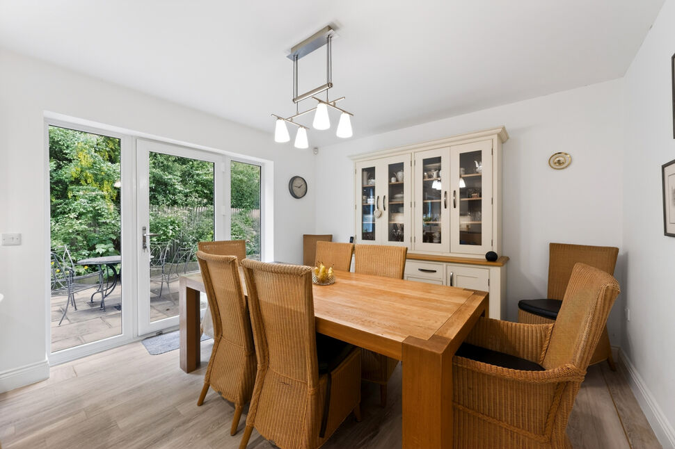 Kitchen / Dining Area
