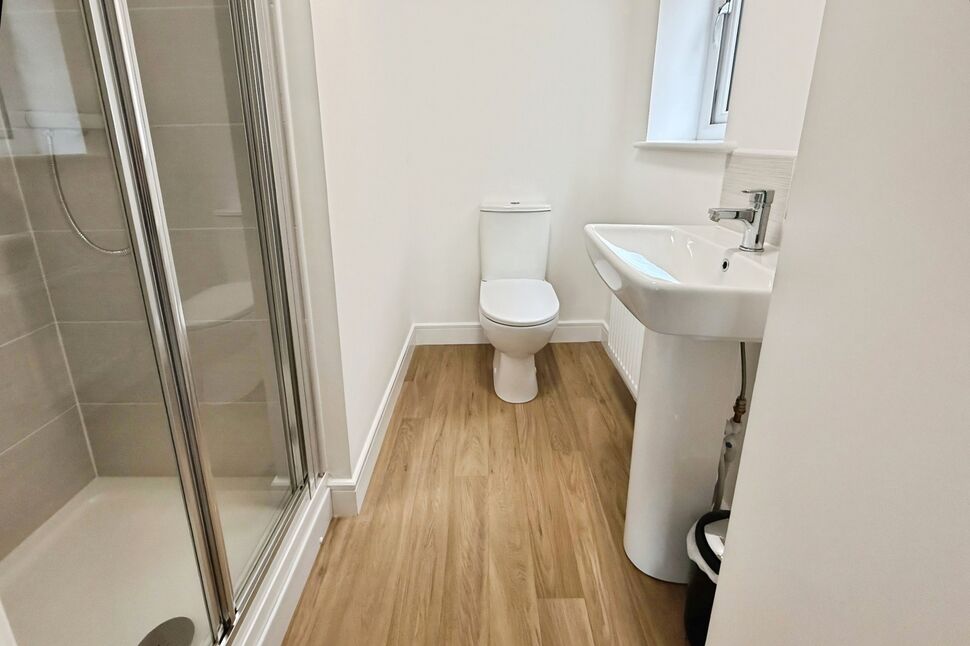 En-Suite Shower 2