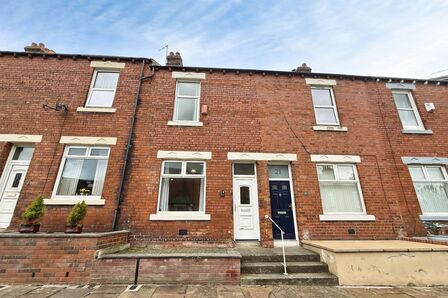 3 bedroom Mid Terrace House for sale