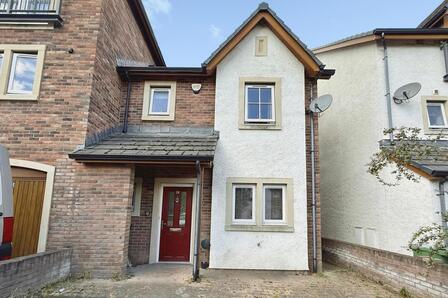 Johnston Drive, 3 bedroom End Terrace House for sale, &pound;165,000