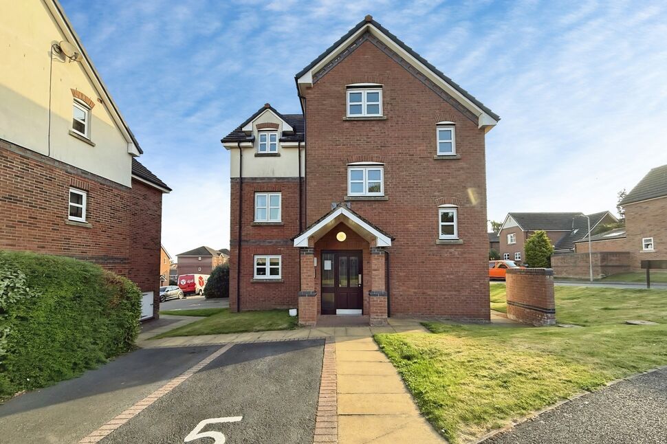Main image of 2 bedroom Flat for sale, Pennine View Close, Cumbria, CA1