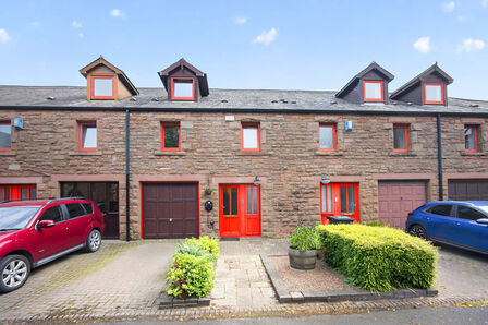 2 bedroom Mid Terrace House for sale