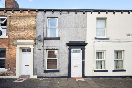 2 bedroom Mid Terrace House for sale