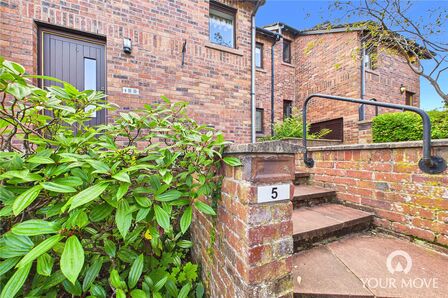 2 bedroom Flat for sale