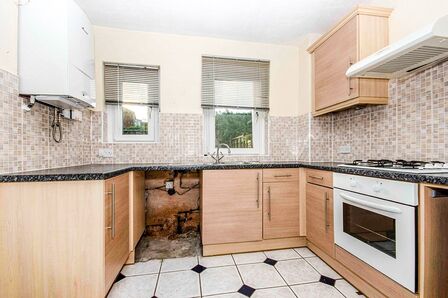 2 bedroom Mid Terrace House to rent