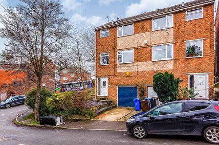 Jardine Close, 3 bedroom Semi Detached House to rent, £900 pcm