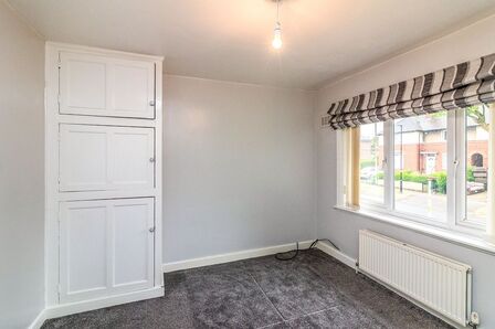 Papermill Road, 2 bedroom Mid Terrace House to rent, &pound;625 pcm