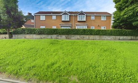 Mortomley Hall Gardens, 2 bedroom  Flat for sale, £120,000