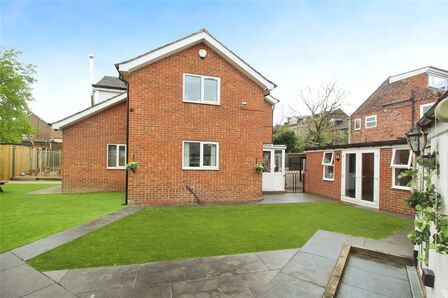 Lane End, 5 bedroom Detached House for sale, £465,000