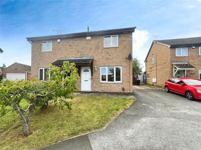 Peacock Close, 3 bedroom Semi Detached House to rent, £900 pcm
