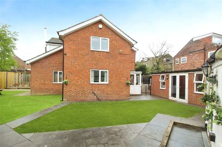 Lane End, 5 bedroom Detached House for sale, £380,000