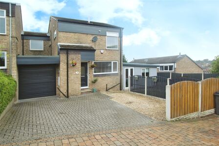 Maple Place, 3 bedroom Link Detached House for sale, £330,000