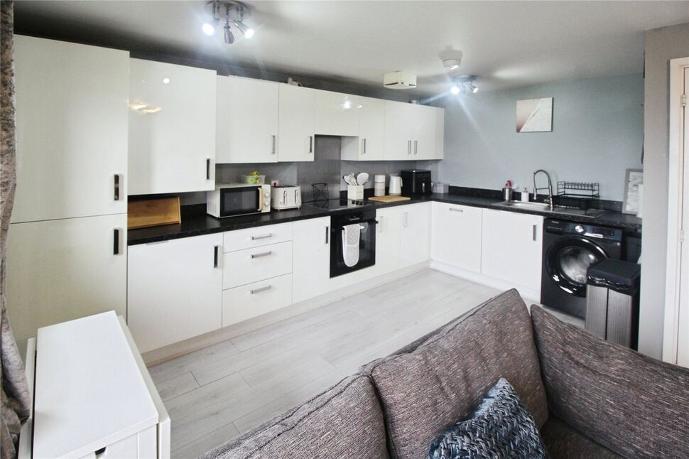 Open Plan Lounge / Kitchen