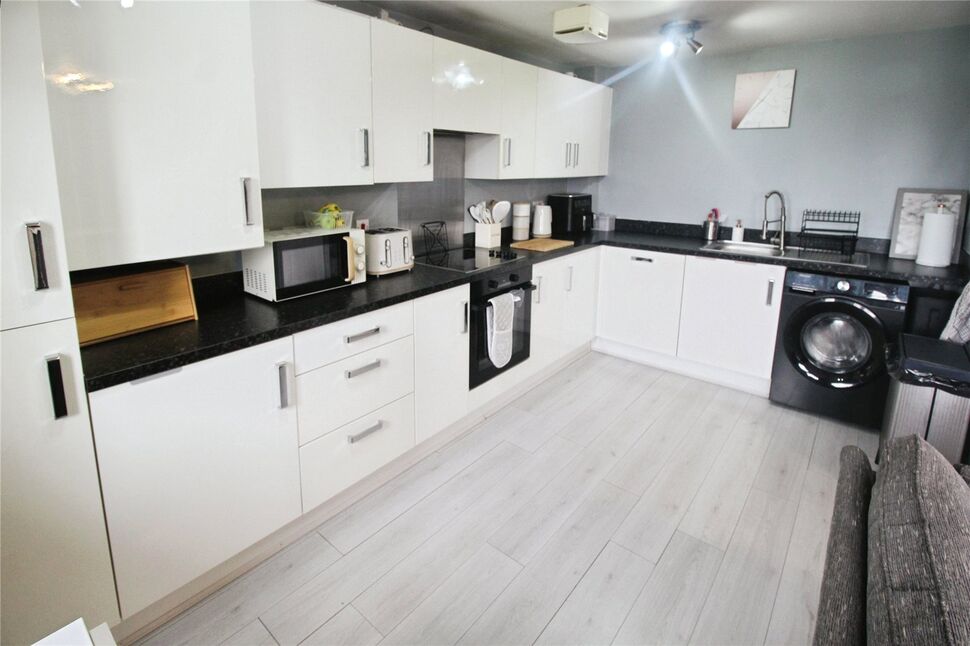 Open Plan Lounge / Kitchen