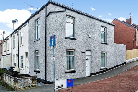 2 bedroom End Terrace House to rent