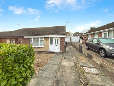 Grassington Way, 2 bedroom Semi Detached Bungalow to rent, &pound;1,000 pcm