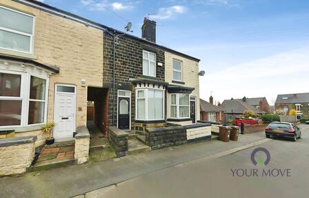 3 bedroom Mid Terrace House for sale