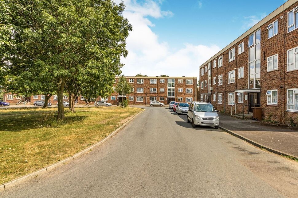 Main image of 1 bedroom Flat to rent, Chatham Grove, Chatham, Kent, ME4