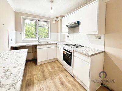 Chatham Grove, 1 bedroom  Flat to rent, £950 pcm