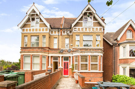 Maidstone Road, 2 bedroom  Flat to rent, £1,200 pcm