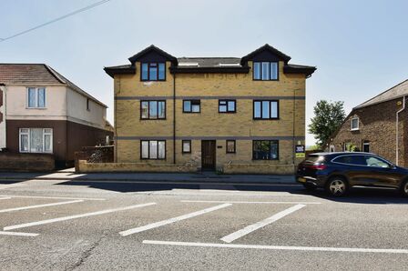 Chatham Hill, 1 bedroom  Flat for sale, £103,000