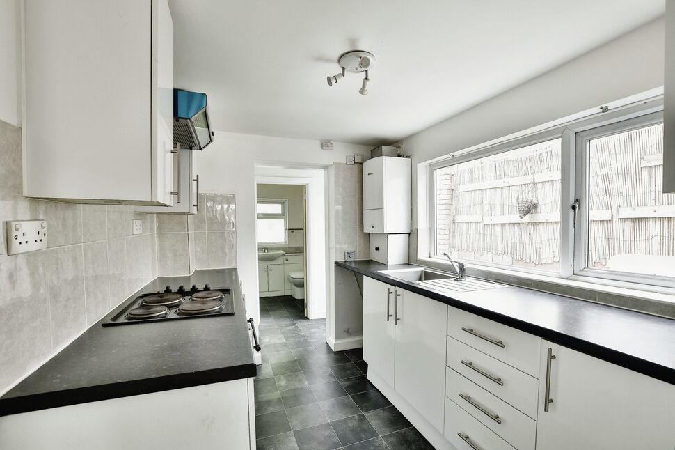 3 bedroom Mid Terrace House for sale, Grange Hill, Chatham, ME5 £170,000