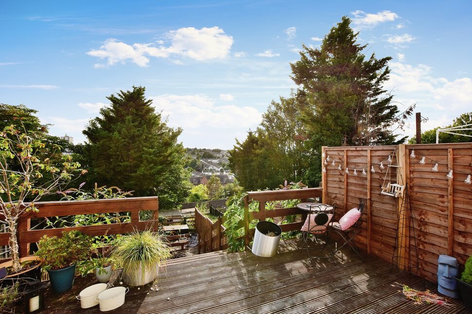 2 bedroom Detached House for sale, Upper Luton Road, Chatham, ME5 £