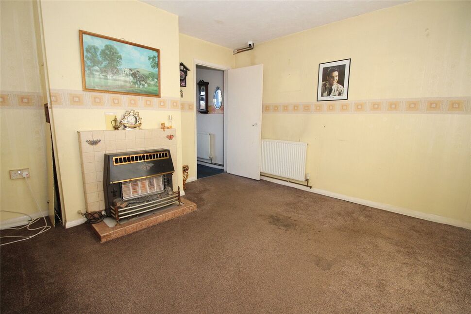 3 bedroom Mid Terrace House for sale, Gorse Avenue, Chatham, ME5 £250,000