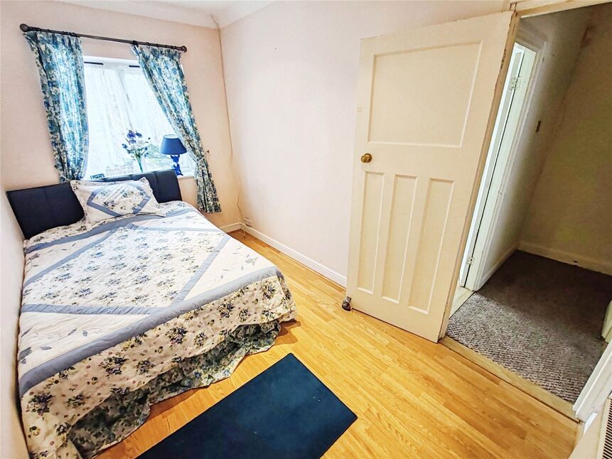2 bedroom Mid Terrace House for sale, St. Leonards Avenue, Chatham, ME4