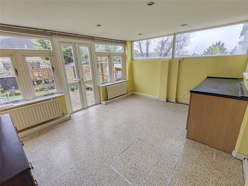 2 bedroom Mid Terrace House for sale, St. Leonards Avenue, Chatham, ME4