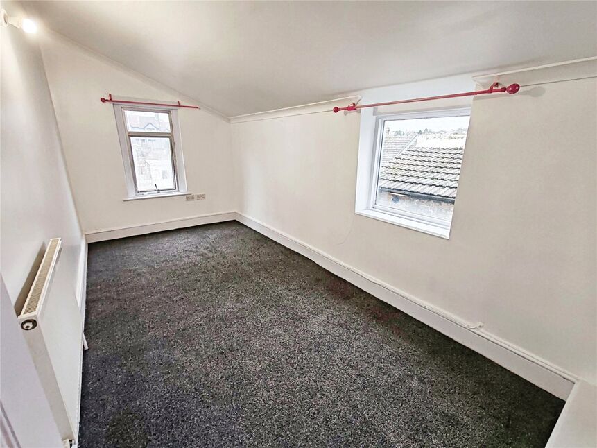 3 bedroom Mid Terrace House for sale, Institute Road, Chatham, ME4 £