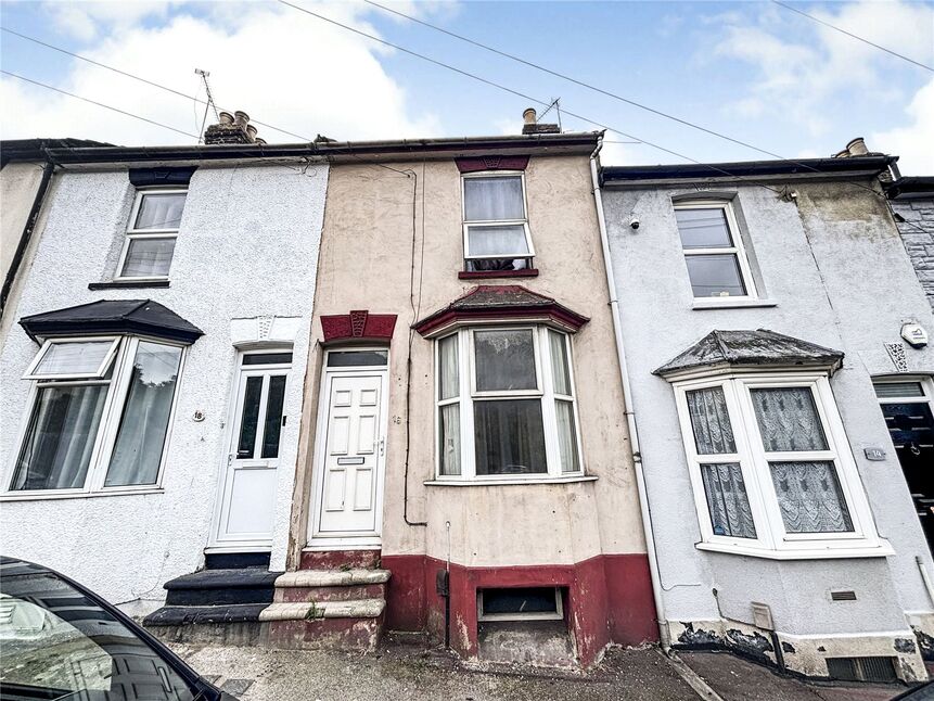 Main image of 3 bedroom Mid Terrace House for sale, Seymour Road, Chatham, Kent, ME5
