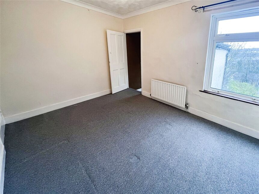 3 bedroom Mid Terrace House for sale, Gordon Road, Chatham, ME4 £220,000