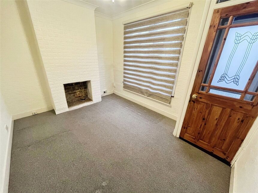 3 bedroom Mid Terrace House for sale, Gordon Road, Chatham, ME4 £220,000