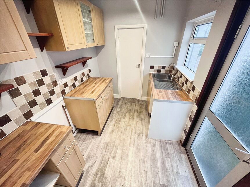 3 bedroom Mid Terrace House for sale, Gordon Road, Chatham, ME4 £220,000