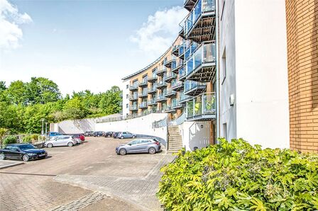 The Eye, 2 bedroom  Flat to rent, £1,300 pcm