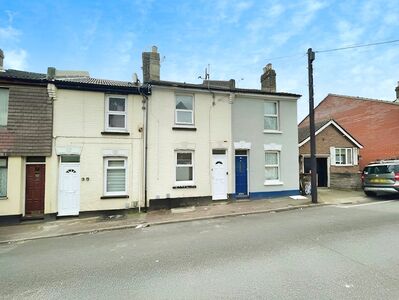 Constitution Road, 2 bedroom Mid Terrace House to rent, £1,250 pcm