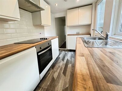 Charter Street, 3 bedroom Mid Terrace House to rent, £1,350 pcm