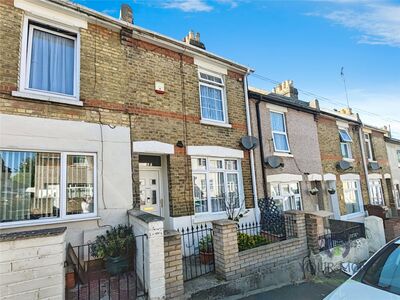 2 bedroom Mid Terrace House for sale