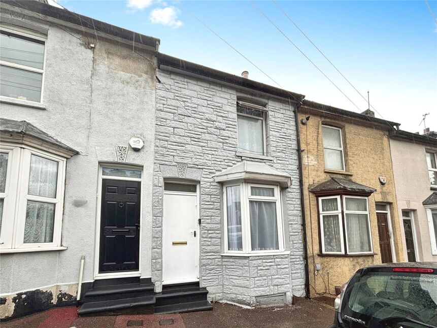 Main image of 2 bedroom Mid Terrace House for sale, Seymour Road, Chatham, Kent, ME5