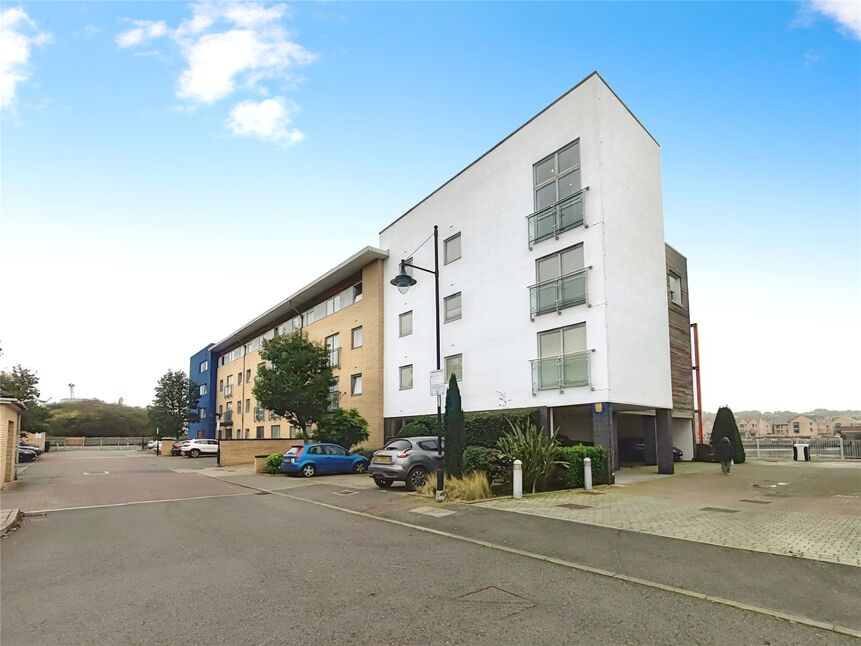 Main image of 2 bedroom Flat for sale, Watersmeet, St. Marys Island, Kent, ME4