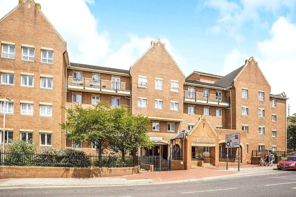 Main image of 1 bedroom Flat for sale, High Street, Chatham, Kent, ME4