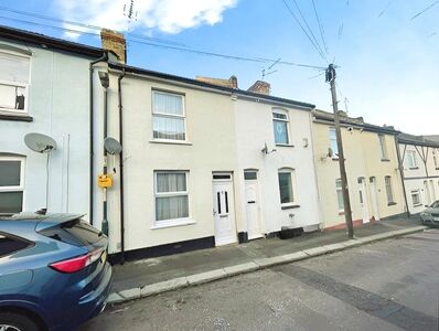 Leopold Road, 3 bedroom Mid Terrace House to rent, &pound;1,300 pcm
