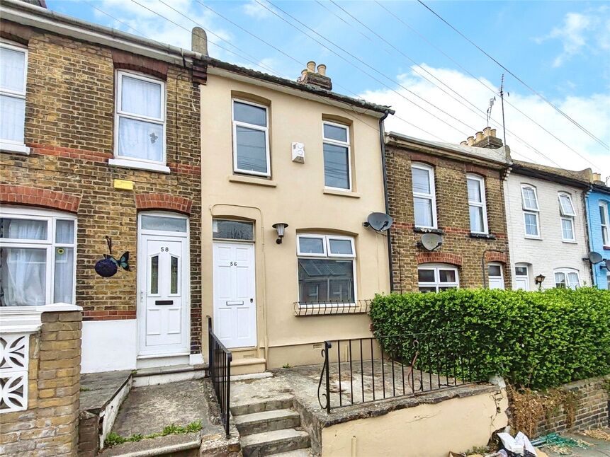 Main image of 3 bedroom Mid Terrace House to rent, Gordon Road, Chatham, Kent, ME4