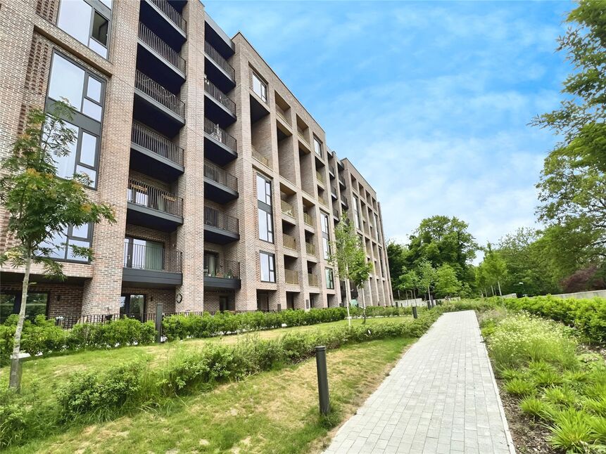 Main image of 1 bedroom Flat to rent, Whiffens Avenue, Chatham, Kent, ME4