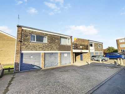Chatham Grove, 1 bedroom  Flat for sale, £120,000
