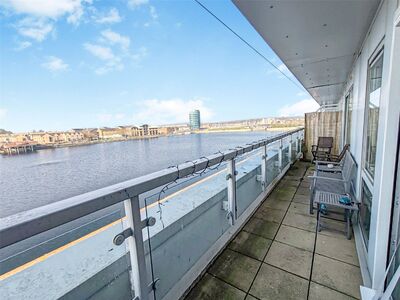 Watersmeet, 2 bedroom  Flat for sale, £229,950